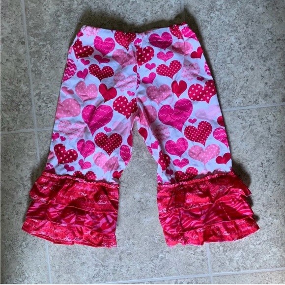 NWOT size 6 months custom made red/white/pink Valentine Ruffled Capri Pants. - Picture 1 of 2